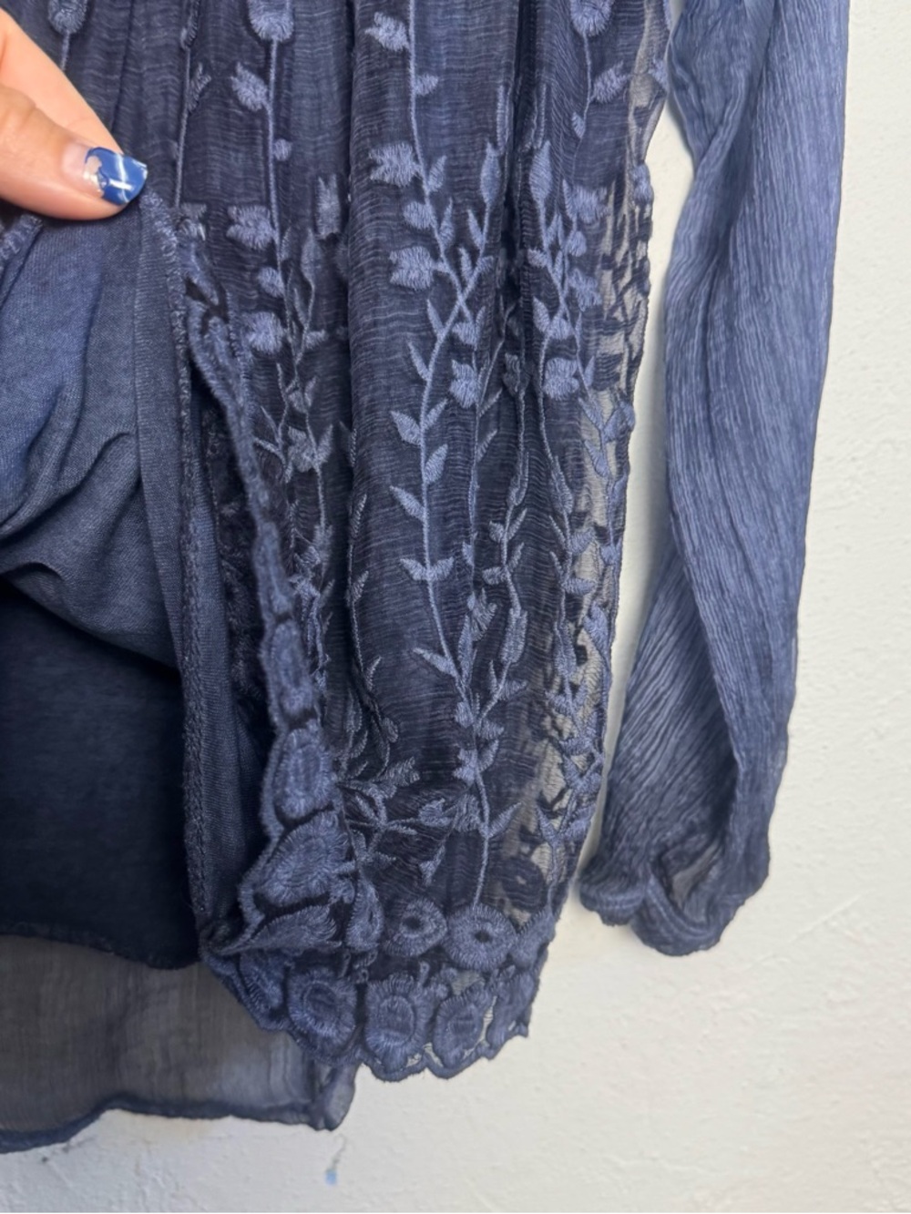 Tempo Paris Romantic Floral Flowing Lightweight Blouse - Picture 9 of 11